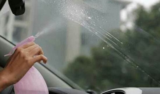 夏季下雨车窗起雾怎么办
