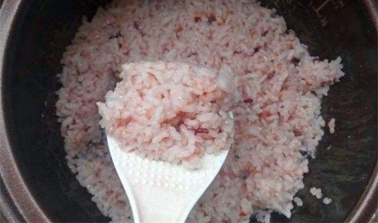 蒸米饭可以放葡萄干吗