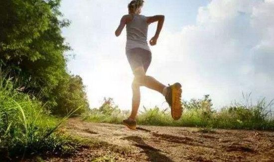 晚上先运动还是先吃饭