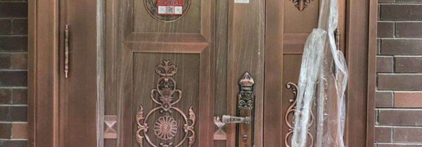 防盗门上的双面胶怎么去除