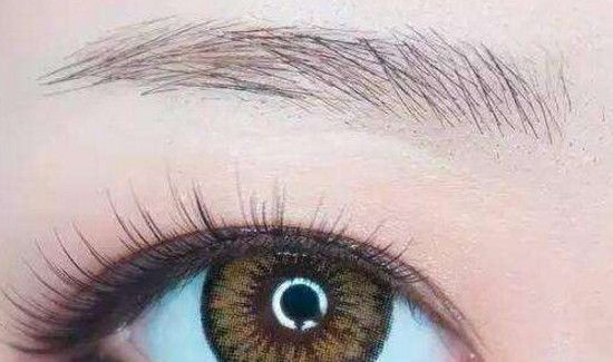 先画眉毛还是先涂气垫