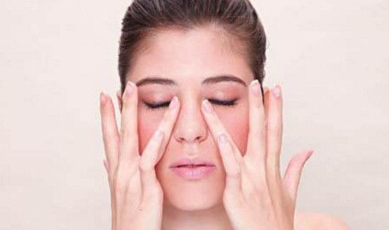 晚上先擦水还是眼霜