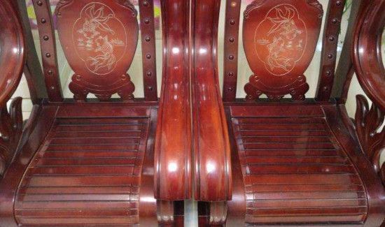 椅子上的漆掉了怎么办