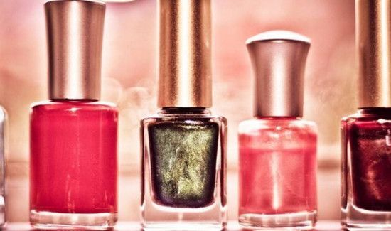 干了的指甲油怎么变润