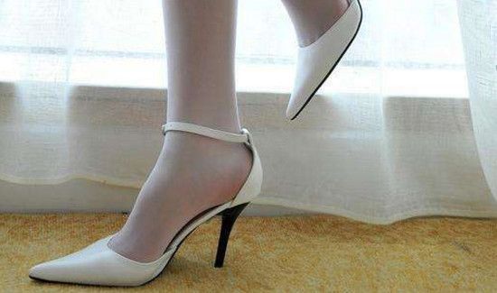 夏季丝袜搭配什么鞋