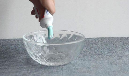 牙膏祛斑的正确方法