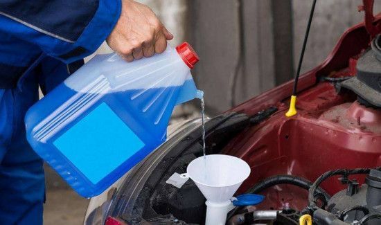 汽车防冻液自己可以加吗