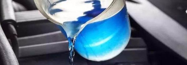 汽车防冻液自己可以加吗