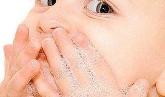 小孩能用成人洗面奶吗