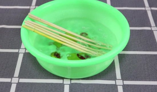 筷子发霉是黄曲霉素吗