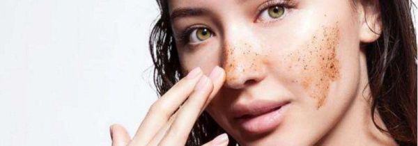 面霜早上涂还是晚上涂