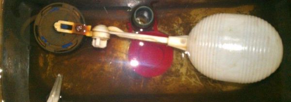 马桶水箱漏水怎么办