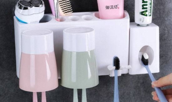 牙刷架子怎么沾到墙上