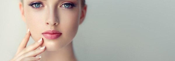 粉底液不卡粉不小妙招