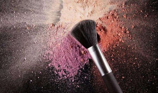 粉底液不卡粉不小妙招