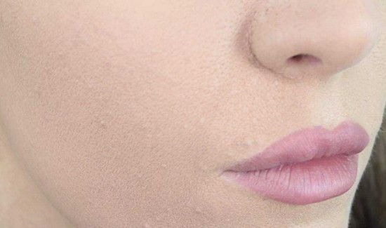 粉底液不卡粉不小妙招