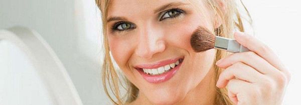 新手涂腮红的步骤图片