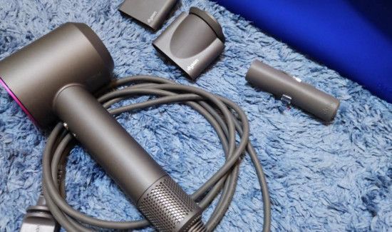 吹风机进水了还能用吗