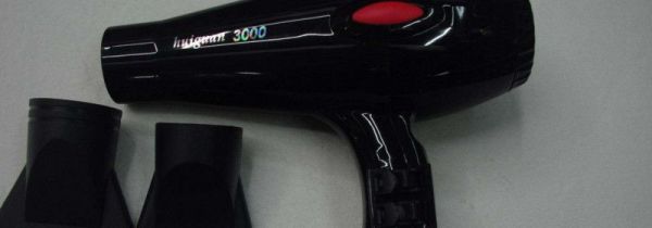 吹风机进水了还能用吗