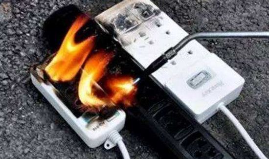 插线板进水了还能用吗