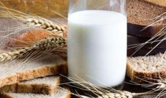 桃子香蕉和牛奶可以一起吃吗