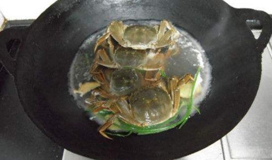 水煮螃蟹要煮多久才能吃