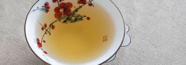 喝白茶放屁怎么回事