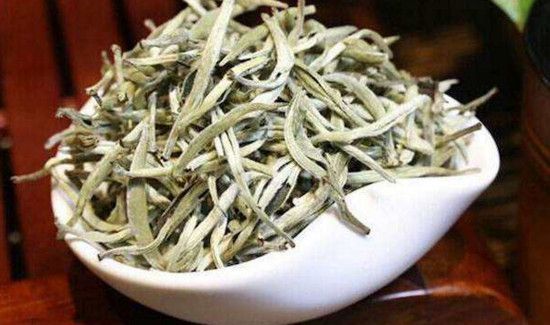 喝白茶放屁怎么回事