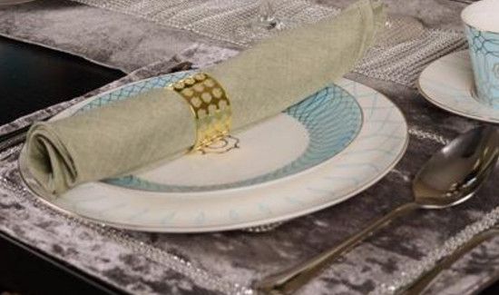 吃牛排礼仪餐巾