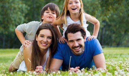 差一岁怎么申请结婚证