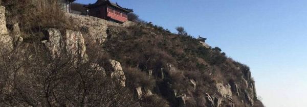 泰山能坐缆车上去吗