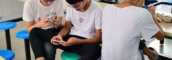 打雷时能玩手机吗