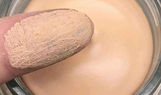 遮瑕膏和粉底液的顺序