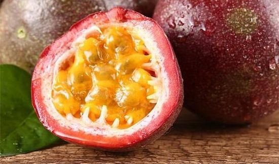 百香果里面的黑籽能吃吗