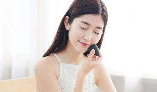 美妆蛋可以涂素颜霜吗