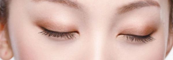 没有红色眼影可以用什么来代替