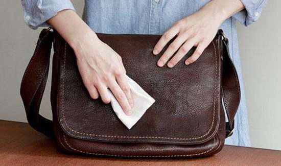 皮包掉皮是怎么回事