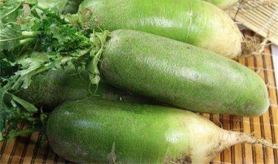 萝卜和梨能一起吃吗