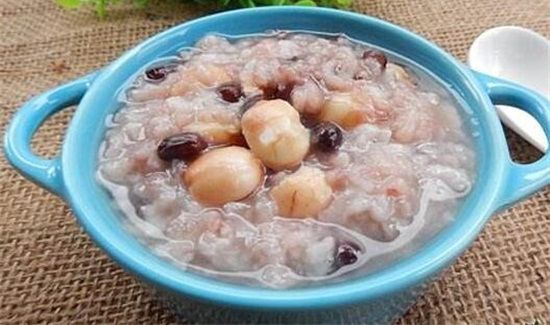 薏米莲子粥的禁忌