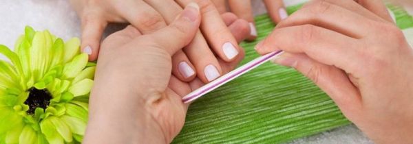 经常美甲手为什么会黑