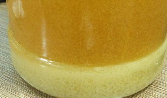 蜂蜜底部有白色毛绒点