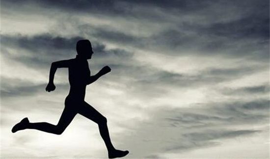 跑步肌肉酸痛还能跑吗