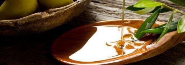 睫毛如何长得快一点