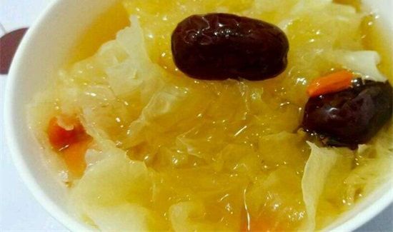 银耳凉拌不焯水有毒吗