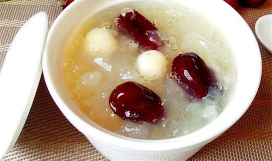银耳莲子羹隔夜能吃吗