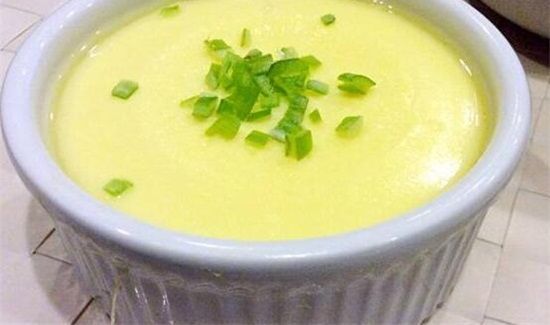 鸡蛋羹是白色的原因