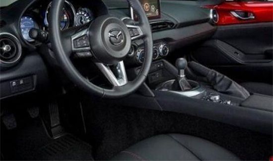 怠速踩刹车车身抖动