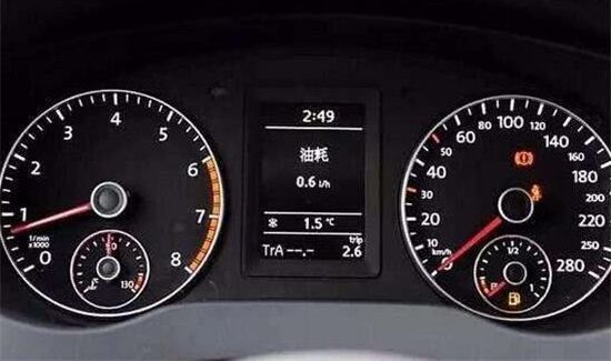 怠速踩刹车车身抖动