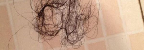 地板上有头发怎么去除