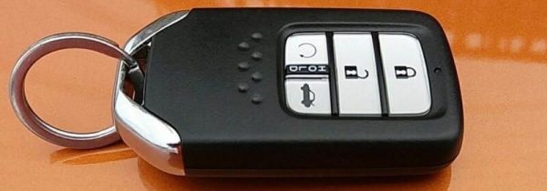 思域车钥匙换电池方法